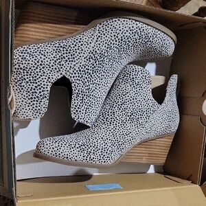 Toms Black and White Ankle Booties